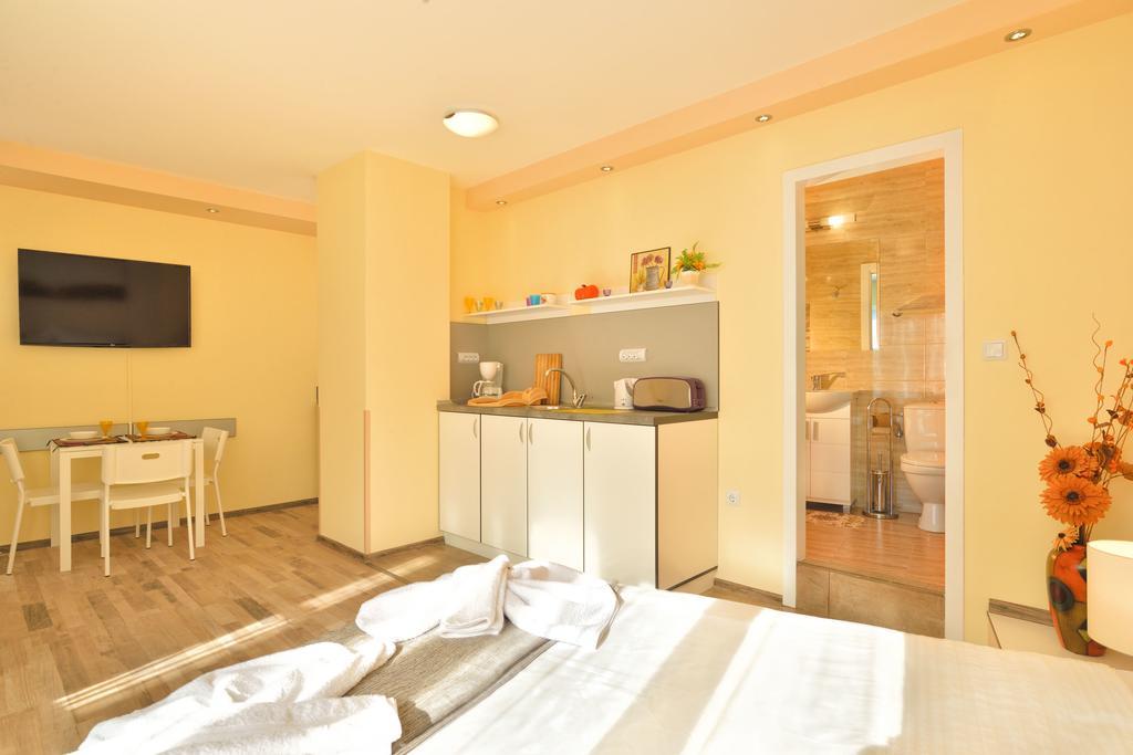Central Studio #3 Burgas Exterior photo